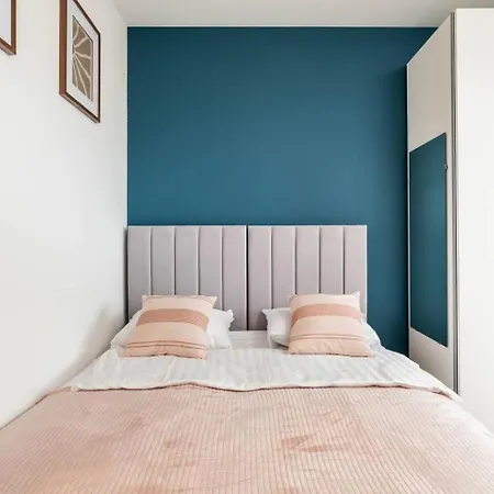 The Blue Nest Targowek Apartment *