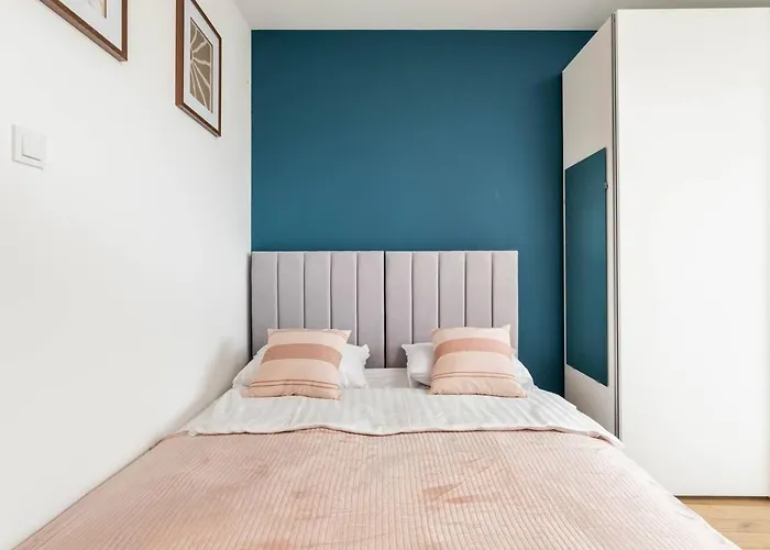 The Blue Nest Targowek Apartment *